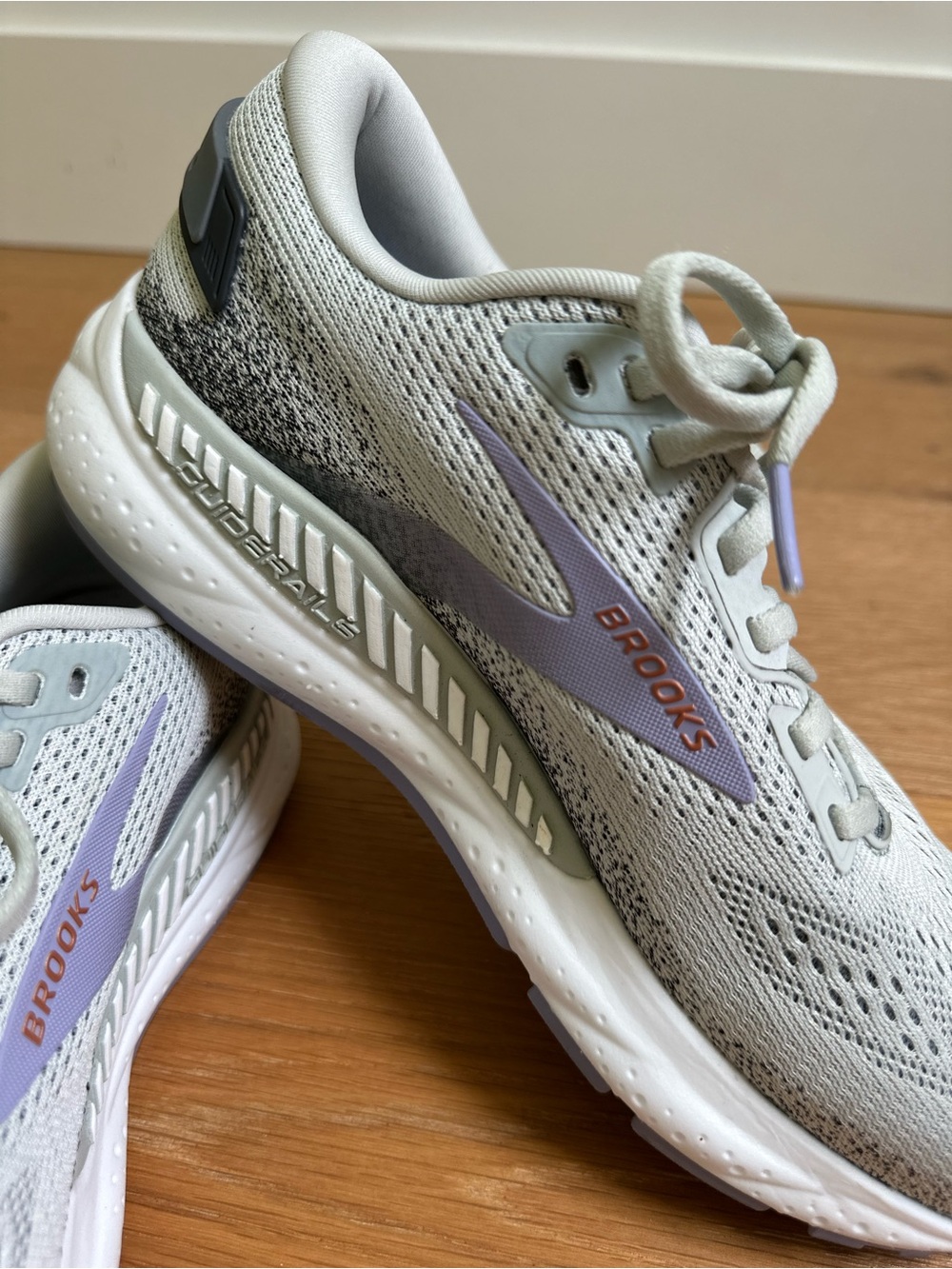 Brooks Ariel GTS 24 Running Shoes Grey Lavender Sz 9 - Picture 2 of 11